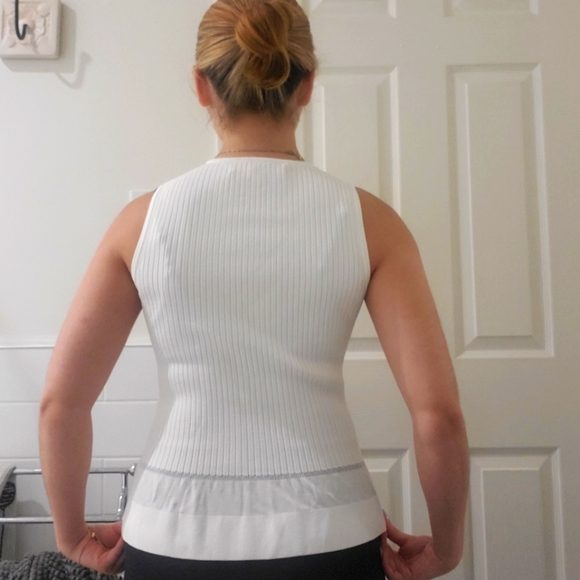 Diane Von Furstenberg White Sleeveless Small Top - Picture 3 of 7